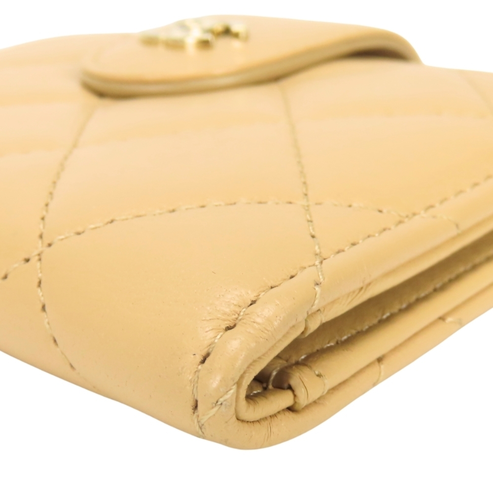 CHANEL Authentic Cream Lambskin Leather Wallet - Picture 7 of 16